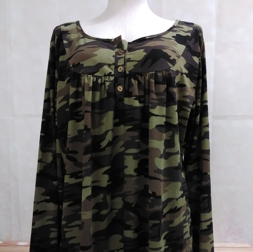 Sarin Matthew's Woman's Scoop Neck Shirt 4450b